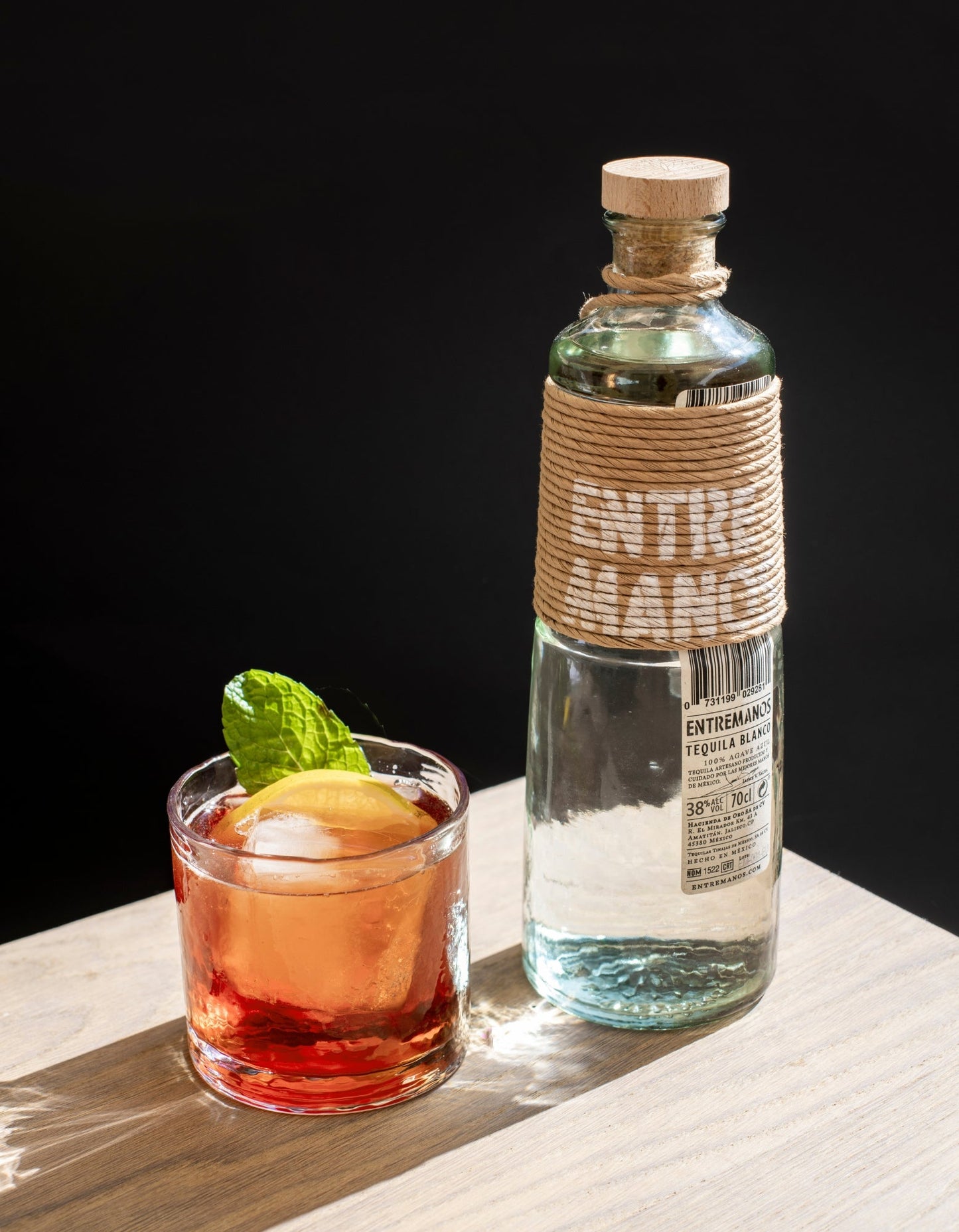 Tequila ENTREMANOS Blanco Lote No.5