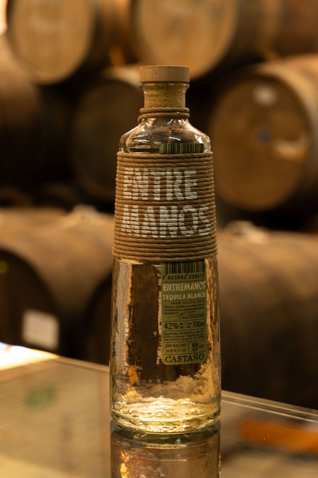 Tequila ENTREMANOS Blanco "CASTAÑO"